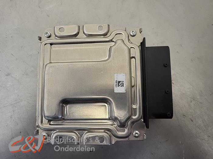 AdBlue-dator från en Mercedes-Benz Vito (447.6) 2.2 116 CDI 16V 2017