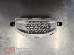 Begagnade Motstånd, kupéfläkt Mercedes Sprinter 3t (910.6) 211 CDI 2.1 D FWD Pris € 26,25 Marginaltabell erbjuds av C&J Bedrijfsauto's & Onderdelen