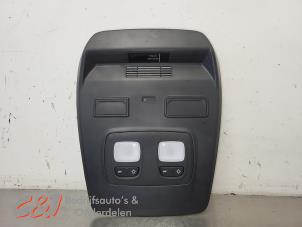 Begagnade Innerbelysning, fram Renault Trafic (1FL/2FL/3FL/4FL) 2.0 dCi 16V 150 Pris € 26,25 Marginaltabell erbjuds av C&J Bedrijfsauto's & Onderdelen