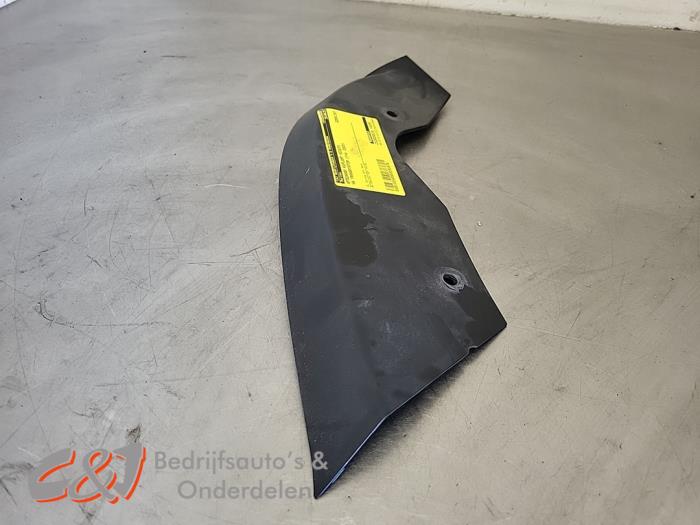 Strålkastarskydd höger från en Volkswagen Transporter T5 2.5 TDi PF 2009