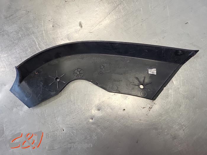 Strålkastarskydd höger från en Volkswagen Transporter T5 1.9 TDi 2004