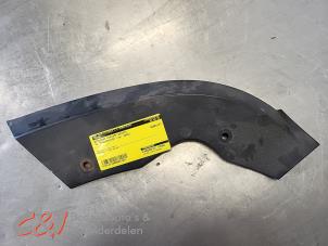 Begagnade Strålkastarskydd höger Volkswagen Transporter T5 1.9 TDi Pris € 10,50 Marginaltabell erbjuds av C&J Bedrijfsauto's & Onderdelen