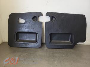 Begagnade List, bakdörr Renault Trafic (1FL/2FL/3FL/4FL) 1.6 dCi 120 Twin Turbo Pris € 52,50 Marginaltabell erbjuds av C&J Bedrijfsauto's & Onderdelen