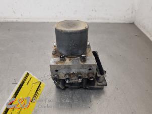 Używane Pompa ABS Iveco New Daily IV 35C13V, C13V/P, S13V, S13V/P Cena € 105,00 Procedura marży oferowane przez C&J Bedrijfsauto's & Onderdelen