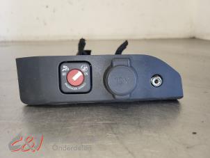 Begagnade 12-volts-anslutning Citroen Jumpy 2.0 Blue HDI 120 Pris € 26,25 Marginaltabell erbjuds av C&J Bedrijfsauto's & Onderdelen