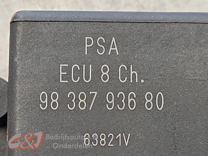 PDC-modul från en Peugeot Partner (EF/EU) 1.5 BlueHDi 130 2022