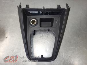 Begagnade Mittkonsol Ford Transit Courier 1.5 TDCi 75 Pris € 26,25 Marginaltabell erbjuds av C&J Bedrijfsauto's & Onderdelen