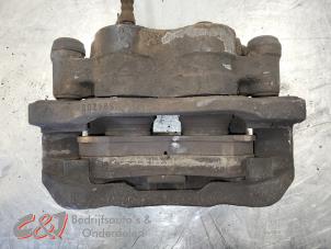 Gebruikte Remklauw (Tang) rechts-voor Iveco New Daily IV 35C12,S12 Prijs € 52,50 Margeregeling aangeboden door C&J Bedrijfsauto's & Onderdelen