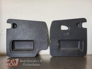 Begagnade List, bakdörr Renault Trafic (1FL/2FL/3FL/4FL) 1.6 dCi 115 Pris € 52,50 Marginaltabell erbjuds av C&J Bedrijfsauto's & Onderdelen