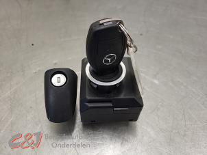 Begagnade Tändningslås + nyckel Mercedes Vito (447.6) 2.2 116 CDI 16V Pris € 131,25 Marginaltabell erbjuds av C&J Bedrijfsauto's & Onderdelen
