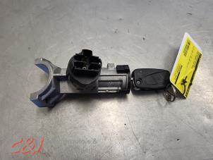 Begagnade Tändningslås + nyckel Fiat Ducato (250) 2.3 D 130 Multijet Pris € 47,25 Marginaltabell erbjuds av C&J Bedrijfsauto's & Onderdelen