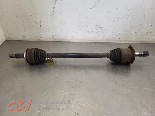 Begagnade Drivaxel, vänster bak Mercedes Vito (639.6) 3.0 120 CDI V6 24V Pris € 42,00 Marginaltabell erbjuds av C&J Bedrijfsauto's & Onderdelen