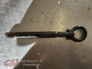 Używane Zaczep holowniczy przedni Peugeot Partner (EA//EF/EN/EU) 1.5 BlueHDi 100 Cena € 15,75 Procedura marży oferowane przez C&J Bedrijfsauto's & Onderdelen