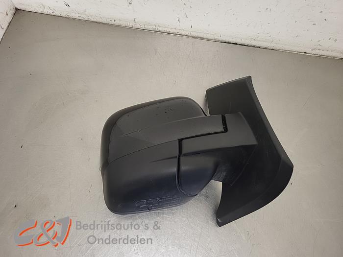 Buitenspiegel rechts van een Renault Trafic (1FL/2FL/3FL/4FL) 2.0 dCi 16V 150 2024