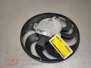 Gebruikte Koelvin Renault Trafic (1FL/2FL/3FL/4FL) 2.0 dCi 16V 150 Prijs € 78,75 Margeregeling aangeboden door C&J Bedrijfsauto's & Onderdelen