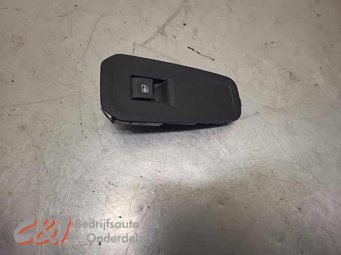 Schakelaar Elektrisch Raam van een Renault Trafic (1FL/2FL/3FL/4FL) 2.0 dCi 16V 150 2024