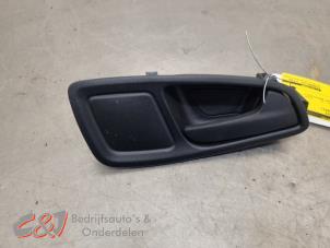 Używane Uchwyt drzwi prawych wersja 2-drzwiowa Ford Transit Connect (PJ2) 1.5 EcoBlue Cena € 10,50 Procedura marży oferowane przez C&J Bedrijfsauto's & Onderdelen