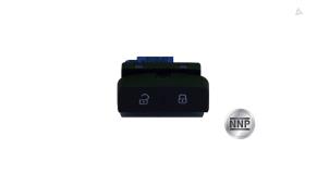 Begagnade Centrallåsbrytare Volkswagen Transporter T6 Pris € 12,10 Inklusive moms erbjuds av NNP Automotive Group