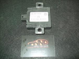 Używane Modul alarmu Volkswagen Caddy III (2KA,2KH,2CA,2CH) Cena € 42,35 Z VAT oferowane przez NNP Automotive Group