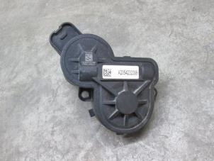 Gebruikte Modele EPB Mercedes C (W205) Prijs € 54,45 Inclusief btw aangeboden door NNP Automotive Group