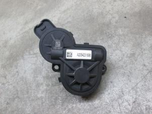 Gebruikte Modele EPB Mercedes C (W205) Prijs € 54,45 Inclusief btw aangeboden door NNP Automotive Group