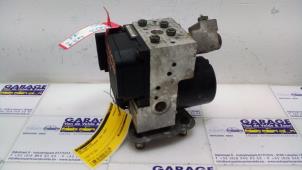 Gebruikte ABS Computer Mercedes E Combi (S210) 2.7 E-270 CDI 20V Prijs € 108,90 Inclusief btw aangeboden door Autoparts Van De Velde