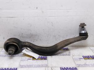 Begagnade Främre undre gaffelben, vänster Mercedes CLS (C257) 350d 2.9 24V 4-Matic Pris € 48,40 Inklusive moms erbjuds av Autoparts Van De Velde