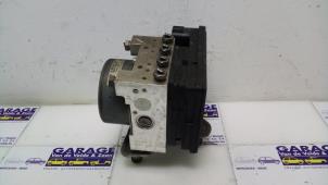 Gebruikte Computer ABS Mercedes C (C205) C-200 2.0 16V Prijs € 151,25 Inclusief btw aangeboden door Autoparts Van De Velde