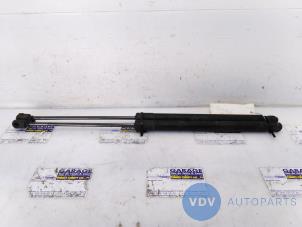 Begagnade Set med gasfjädrar för bagage Mercedes B (W245) 2.0 B-200 16V Pris € 12,10 Inklusive moms erbjuds av Autoparts Van De Velde