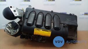 Begagnade Luftfilterhus Mercedes A (W169) 2.0 A-180 CDI 16V 5-Drs. Pris € 48,40 Inklusive moms erbjuds av Autoparts Van De Velde