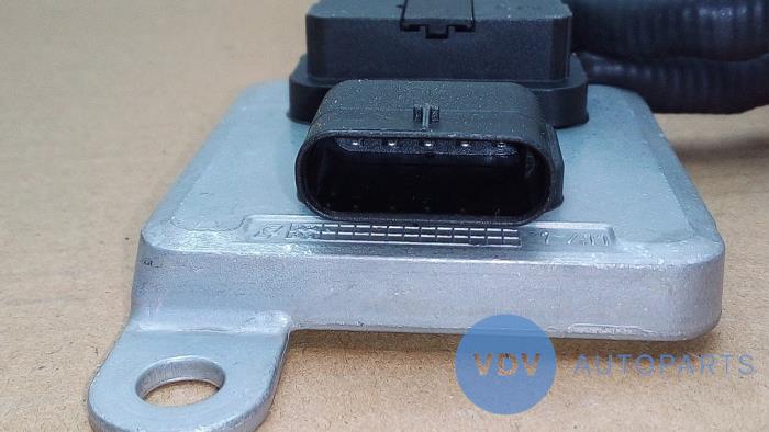 Nox sensor van een Mercedes-Benz Sprinter 3,5t (906.63) 313 CDI 16V 2016