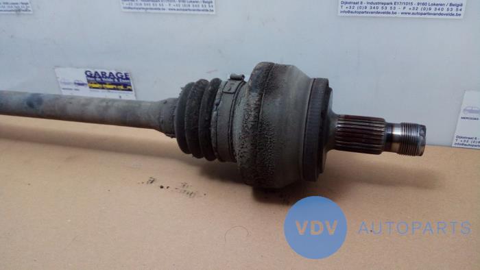 Drivaxel, höger bak från en Mercedes-Benz C (W204) 2.2 C-180 CDI 16V BlueEFFICIENCY 2013