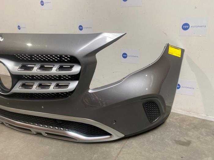 Voorbumper van een Mercedes-Benz GLA (156.9) 2.0 220 Turbo 16V 4-Matic 2018