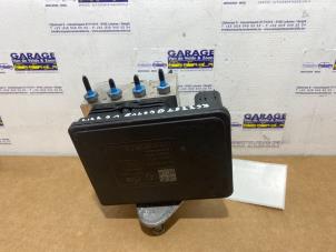 Gebruikte Computer ABS Mercedes C (W205) C-200d 2.2 16V Prijs € 151,25 Inclusief btw aangeboden door Autoparts Van De Velde