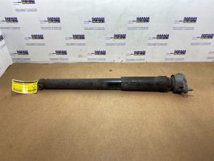 Gebruikte Schokdemper rechts-achter Mercedes CLS (C218) 350 CDI BlueEfficiency 3.0 V6 24V Prijs € 48,40 Inclusief btw aangeboden door Autoparts Van De Velde