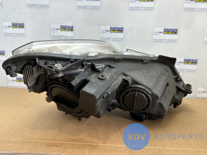 Strålkastare, vänster från en Mercedes-Benz E (C207) E-260 CGI 16V BlueEfficiency 2012