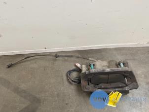 Gebruikte Remklauw (Tang) rechts-voor Mercedes V (447.8) 2.1 250 BlueTEC, 250 d 16V 4-Matic Prijs € 211,75 Inclusief btw aangeboden door Autoparts Van De Velde