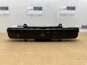 Begagnade Nödbelysningsbrytare Mercedes Sprinter 3,5t (906.63) 313 CDI 16V Pris € 36,30 Inklusive moms erbjuds av Autoparts Van De Velde