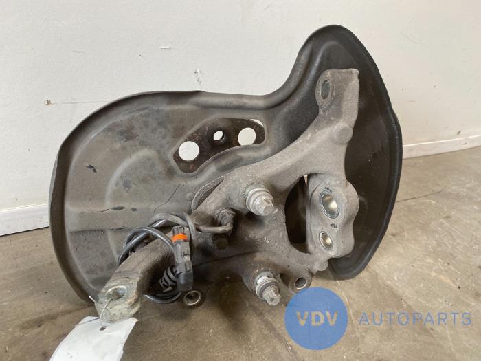 Spindelfäste, vänster fram från en Mercedes-Benz E (C207) E-260 CGI 16V BlueEfficiency 2012