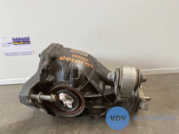 Bakre differential från en Mercedes-Benz E (C207) E-260 CGI 16V BlueEfficiency 2012