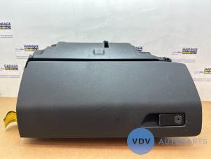 Begagnade Handskfack Mercedes E (C207) E-260 CGI 16V BlueEfficiency Pris € 90,75 Inklusive moms erbjuds av Autoparts Van De Velde