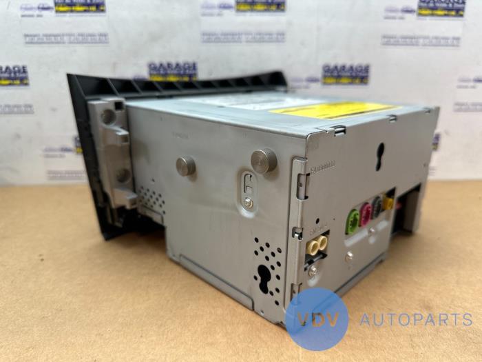 Radio från en Mercedes-Benz E (C207) E-260 CGI 16V BlueEfficiency 2012