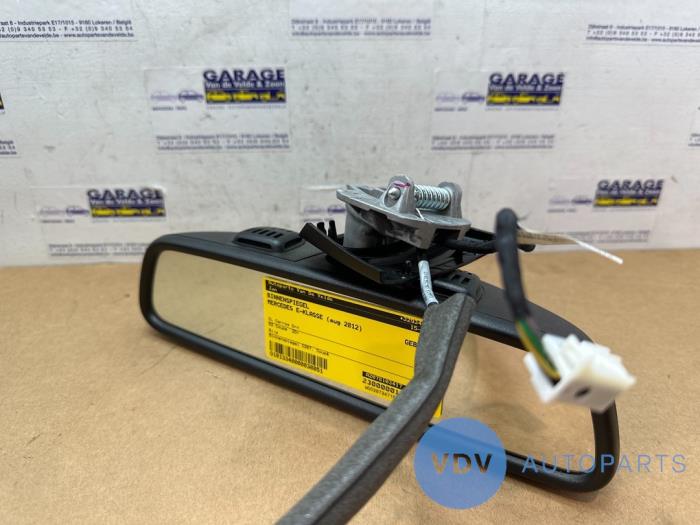 Backspegel från en Mercedes-Benz E (C207) E-260 CGI 16V BlueEfficiency 2012