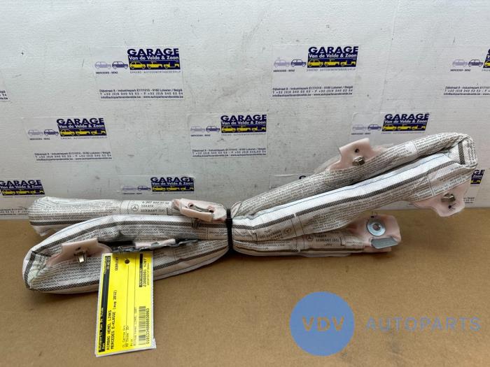 Takgardinairbag, vänster från en Mercedes-Benz E (C207) E-260 CGI 16V BlueEfficiency 2012