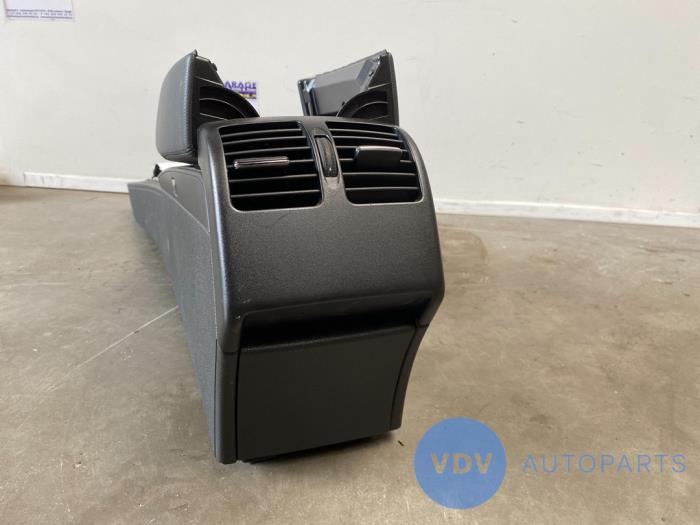 Mittkonsol från en Mercedes-Benz E (C207) E-260 CGI 16V BlueEfficiency 2012