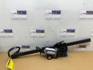 Gebruikte Gordelaangever links Mercedes C (C205) C-63 AMG 4.0 V8 Biturbo Prijs € 108,90 Inclusief btw aangeboden door Autoparts Van De Velde