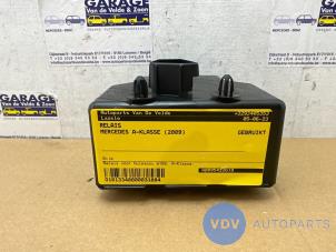 Begagnade Relä Mercedes A (W169) 2.0 A-160 CDI 16V Pris € 18,15 Inklusive moms erbjuds av Autoparts Van De Velde