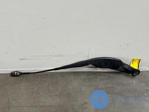 Begagnade Främre torkararm Mercedes C (W205) C-200d 1.6 Turbo 16V Pris € 18,15 Inklusive moms erbjuds av Autoparts Van De Velde