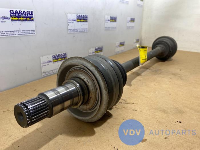 Drivaxel, höger bak från en Mercedes-Benz C (W204) 2.2 C-200 CDI 16V 2013