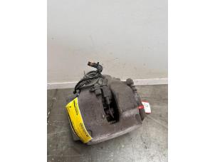 Begagnade Främre bromsok, höger Mercedes C (W204) 2.2 C-200 CDI 16V BlueEFFICIENCY Pris € 48,40 Inklusive moms erbjuds av Autoparts Van De Velde